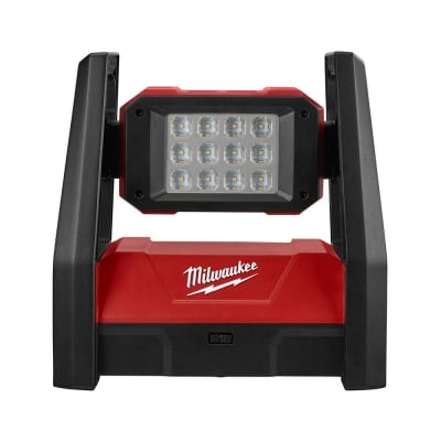 LUZ LED MILWAUKEE 18V 2360-201