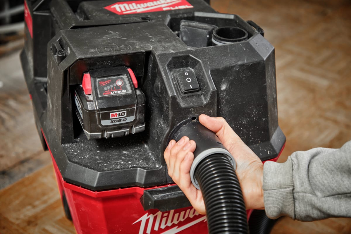 ASPIRADORA DE 6 GAL SECO/MOJADO MILWAUKEE 0910-207