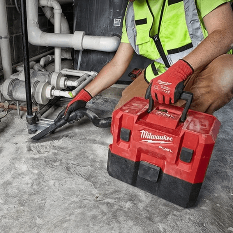 ASPIRADORA PARA LÍQUIDO/SECO M12 FUEL 1.6 GAL MILWAUKEE 0960-206