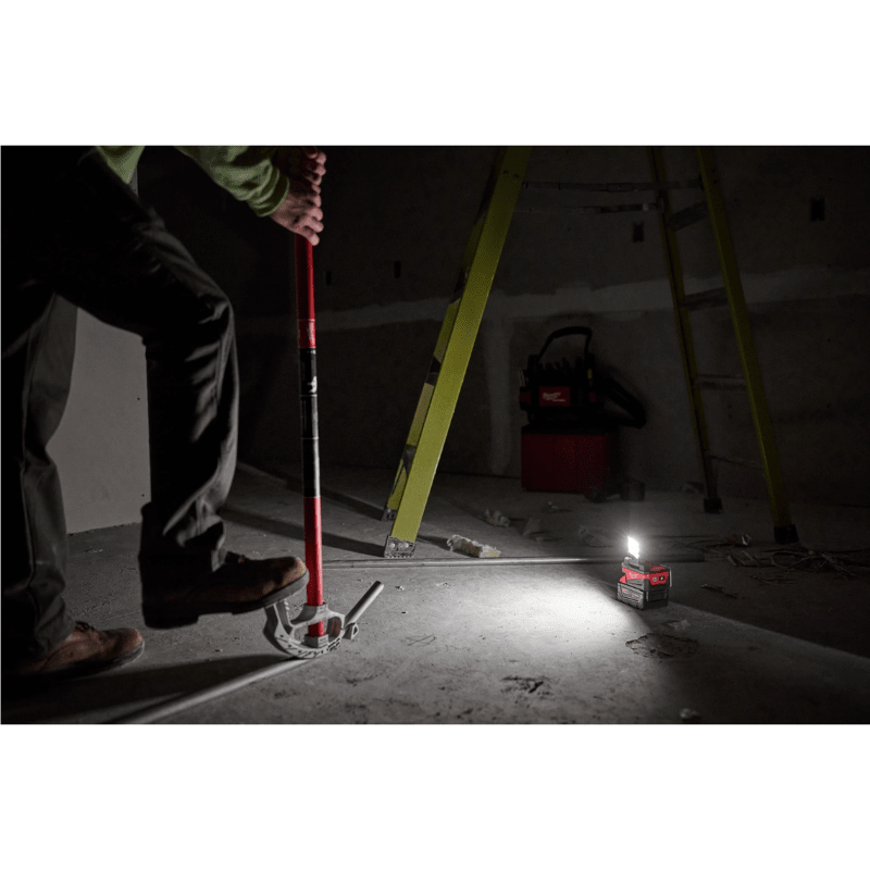 FOCO REFLECTOR COMPACTO PLEGABLE M18 ROVER MILWAUKEE 2359-2010