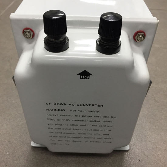 TRANSFORMADOR 110/220V 2000W CONECTOR EXTERNO 0