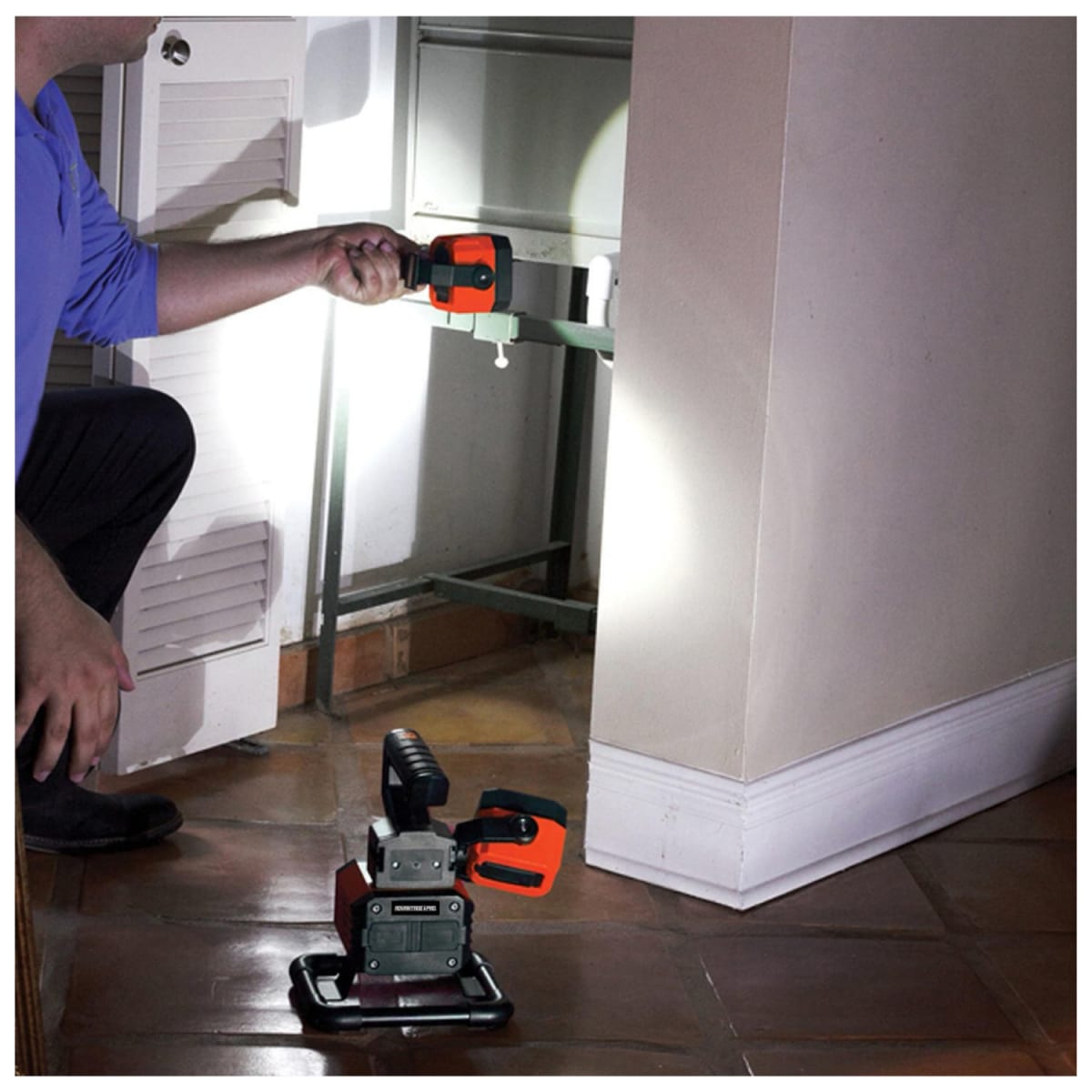 LUZ DE TRABAJO LED 3 FOCOS 2000 LUMENES ADVANTAGE PRO 16002154