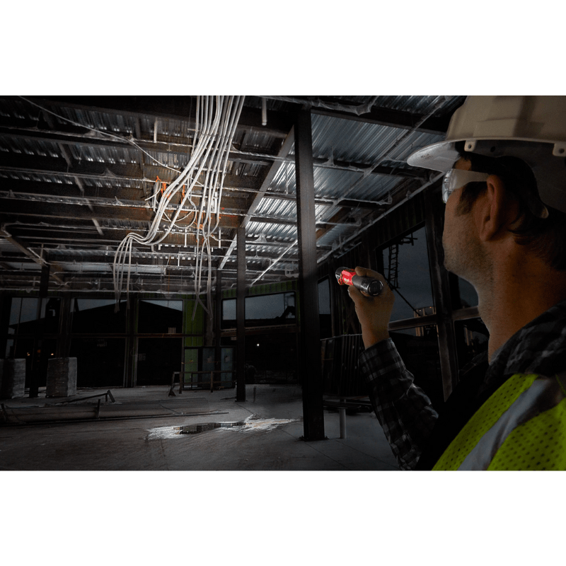 LINTERNA PIVOTANTE RECARGABLE USB MILWAUKEE 2113-219