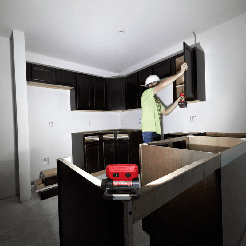 REFLECTOR PIVOTANTE ROVER RECARGABLE POR USB MILWAUKEE 2114-2110