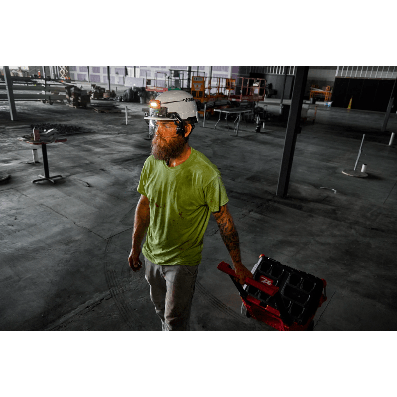 LINTERNA PARA CASCO 600 L USB MILWAUKEE 2118-218