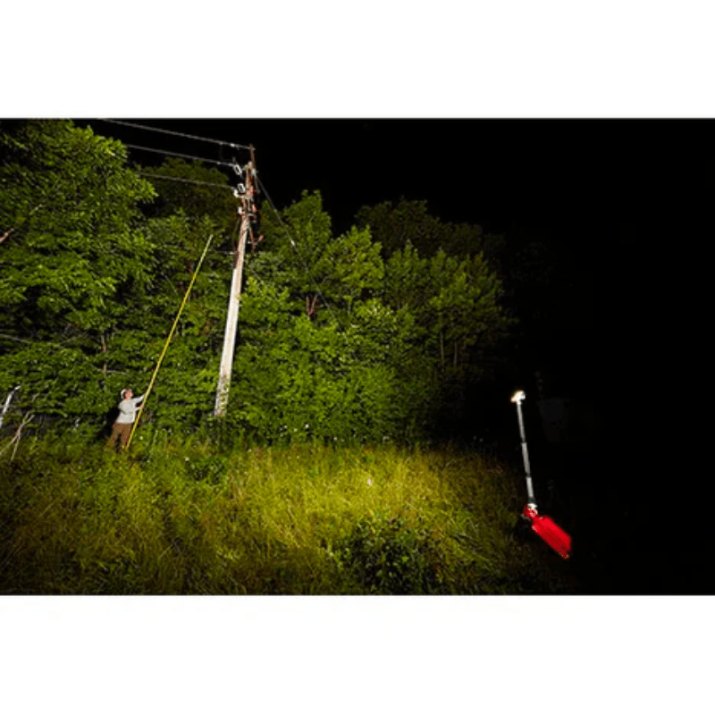 TORRE DE ILUMINACION ROCKET DE BATERIA DOBLE M18 MILWAUKEE 2120-2010