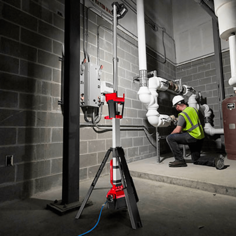 KIT FOCO LED TRIPODE M18 MILWAUKEE+BATERÍA 5.0 AH 18V+CARGADOR DOBLE M12-M185