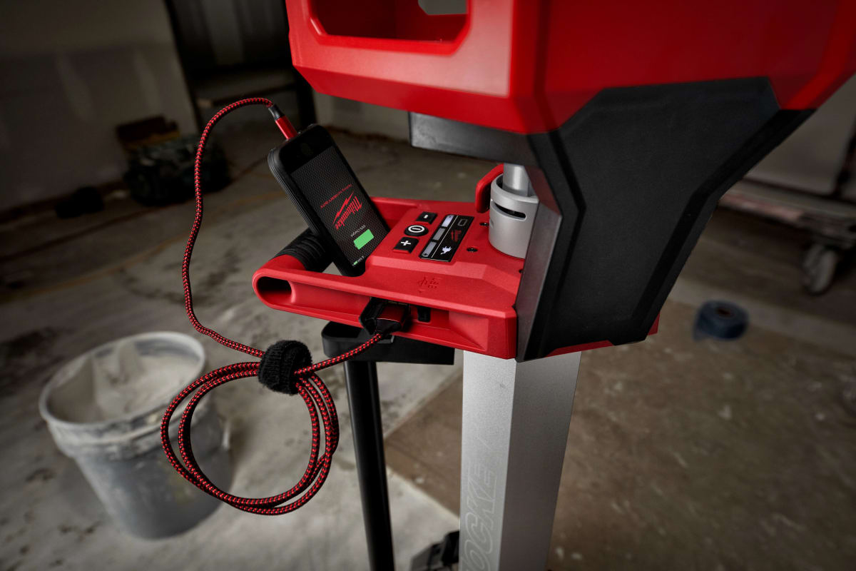 FOCO LED TRIPODE M18 MILWAUKEE 2136-207