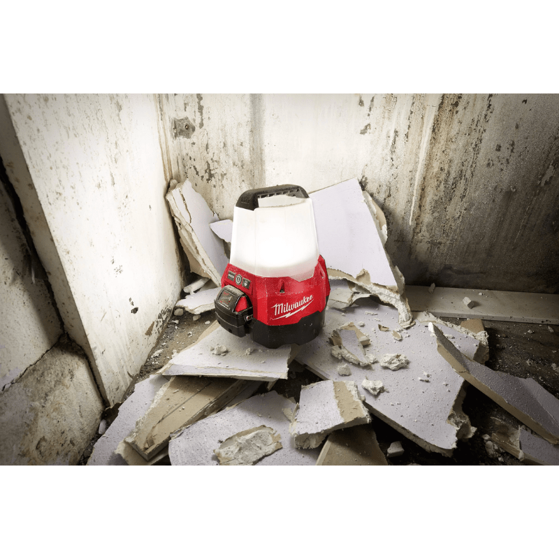LÁMPARA COMPACTA M18 MILWAUKEE 2144-204