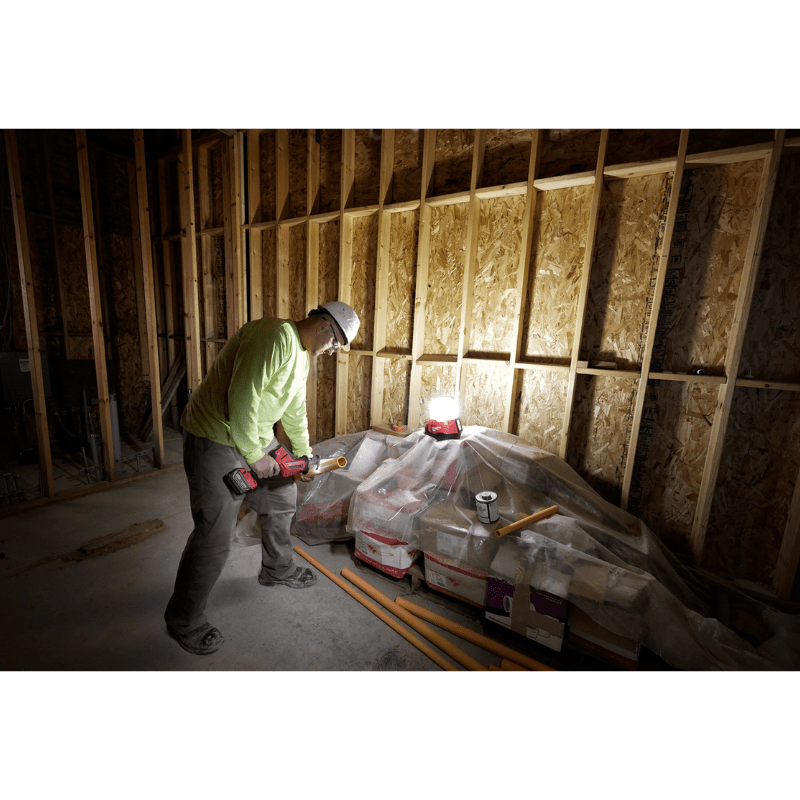 LÁMPARA COMPACTA M18 MILWAUKEE 2144-206