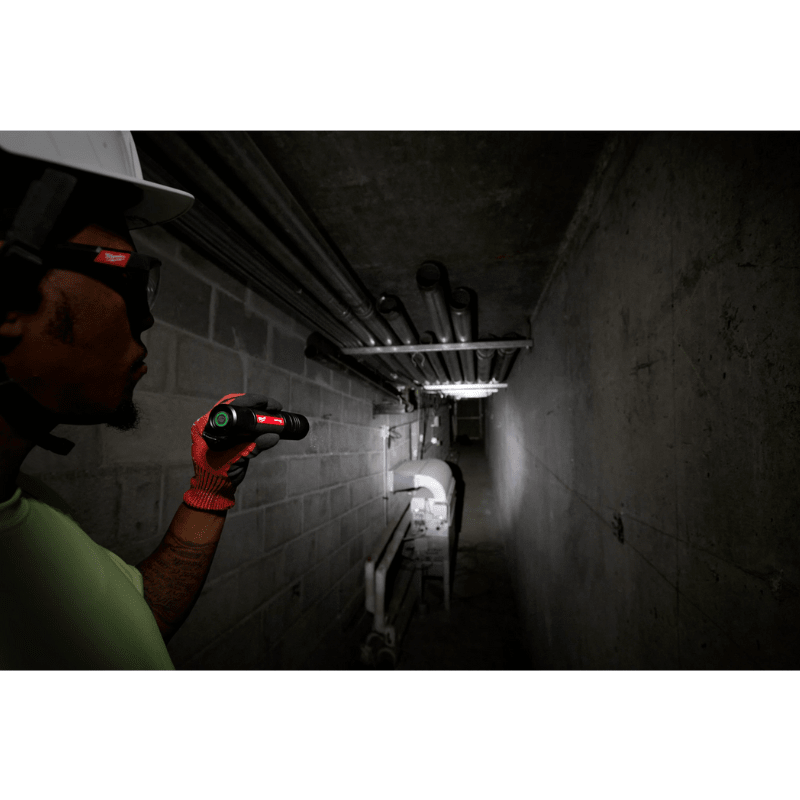 LINTERNA DE ENFOQUE ROTATIVO 2000 L MILWAUKEE 2162-216