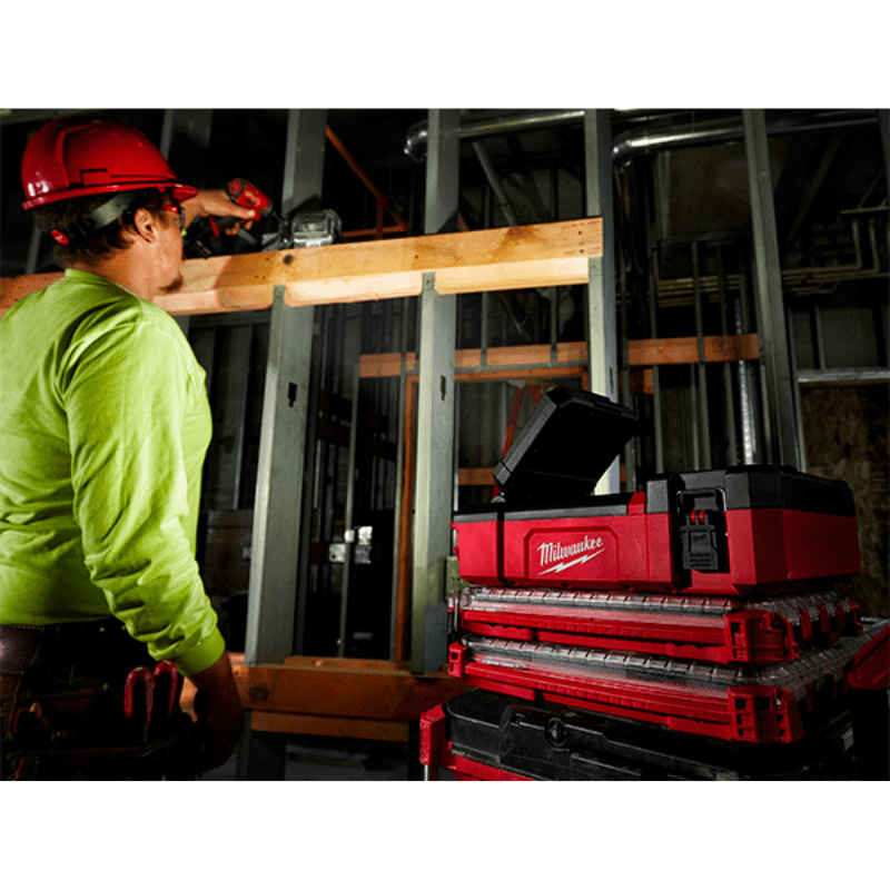 REFLECTOR PACKOUT CON CARGA USB M12 MILWAUKEE 2356-20 8