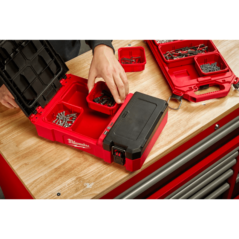 REFLECTOR PACKOUT CON CARGA USB M12 MILWAUKEE 2356-209