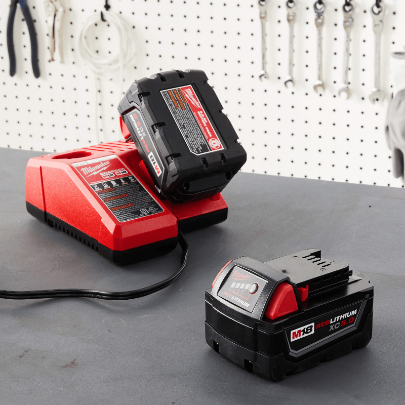 PACK CYBER CARGADOR + 2 BATERÍAS M18 XC5.0 MILWAUKEE2