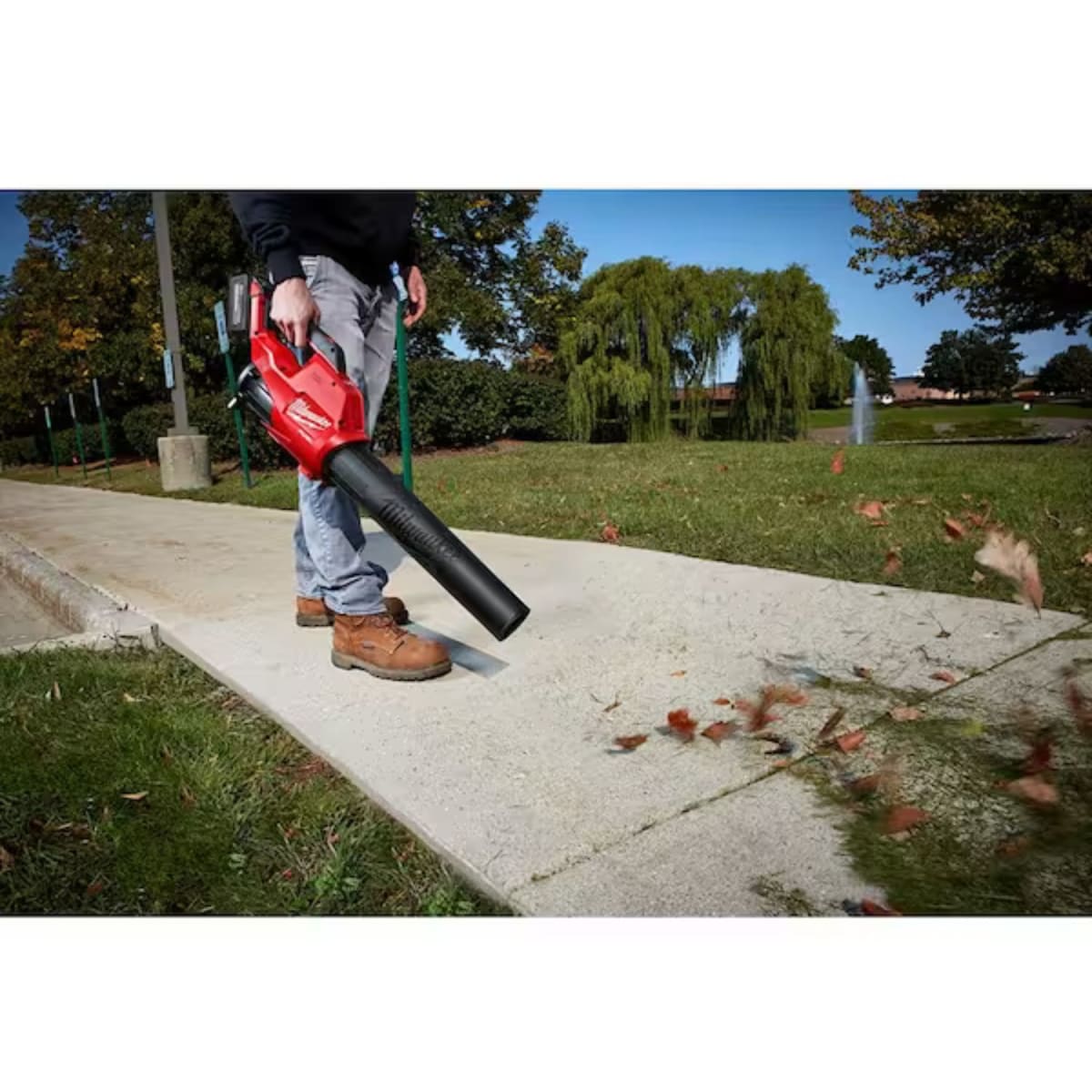 KIT DE MOTOSIERRA M18 FUEL CON BATERIA Y CARGADOR MILWAUKEE 2727-21HDP6