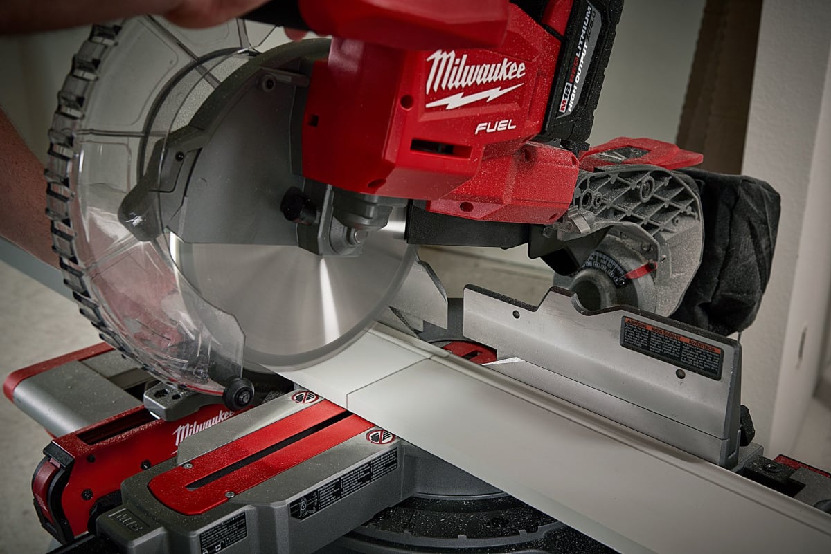 SIERRA INGLETEADORA M18 FUEL MILWAUKEE 2734-218