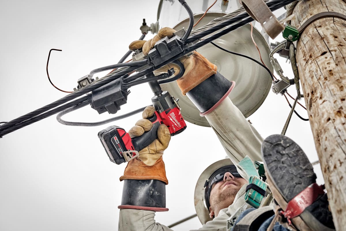 LLAVE DE IMPACTO 1/2 M18 FUEL MILWAUKEE 2962P-204