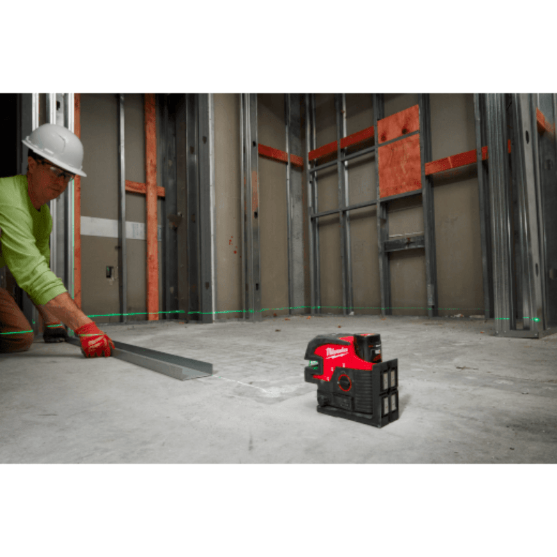 KIT DE LASER VERDE DE 4 PUNTOS CON CARGADOR Y BATERIA M12 MILWAUKEE 3624-217