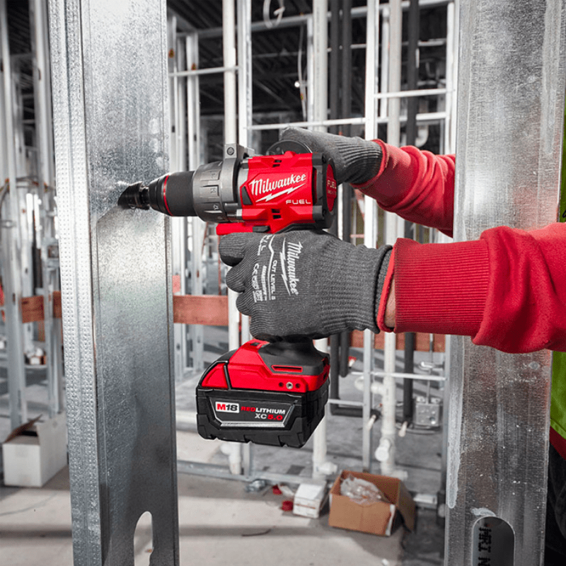 KIT TALADRO Y DESATORNILLADOR M18 MILWAUKEE 3697-2595