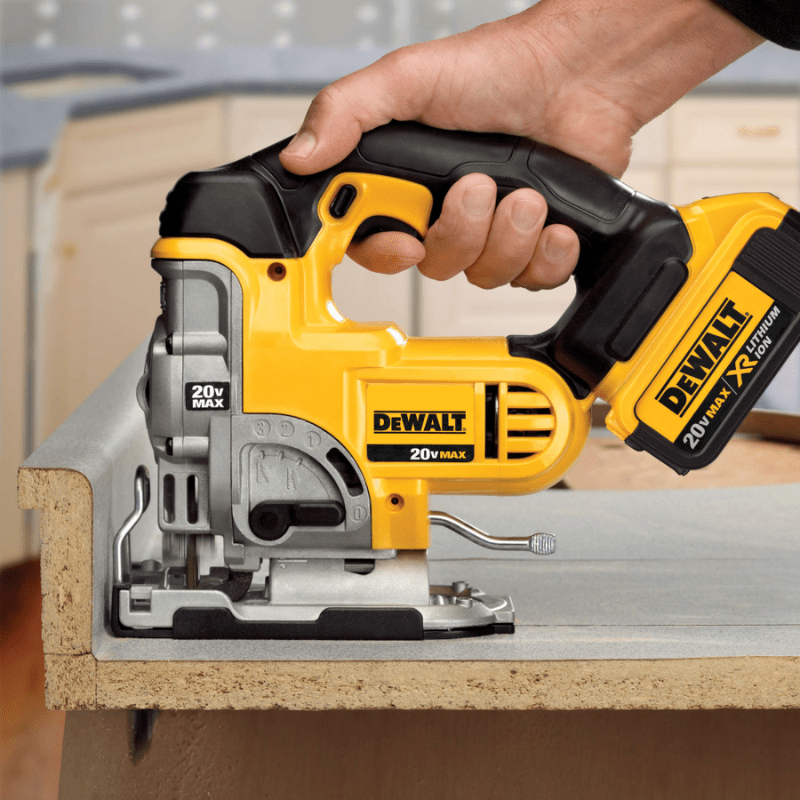 SIERRA CALADORA 20V DEWALT DCS331B4