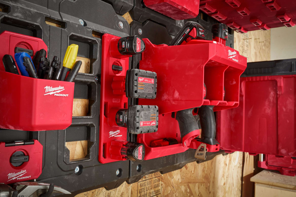 ESTANTE DE BATERÍA M12 PACKOUT MILWAUKEE 48-22-83382