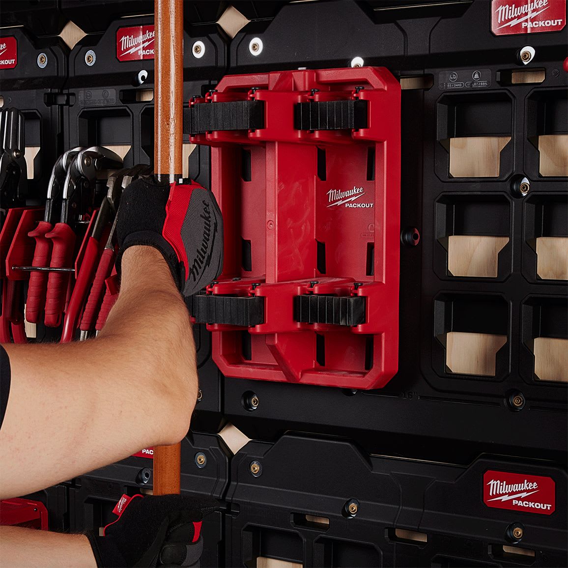 PORTAHERRAMIENTAS CON MANGO LARGO PACKOUT MILWAUKEE 48-22-83494