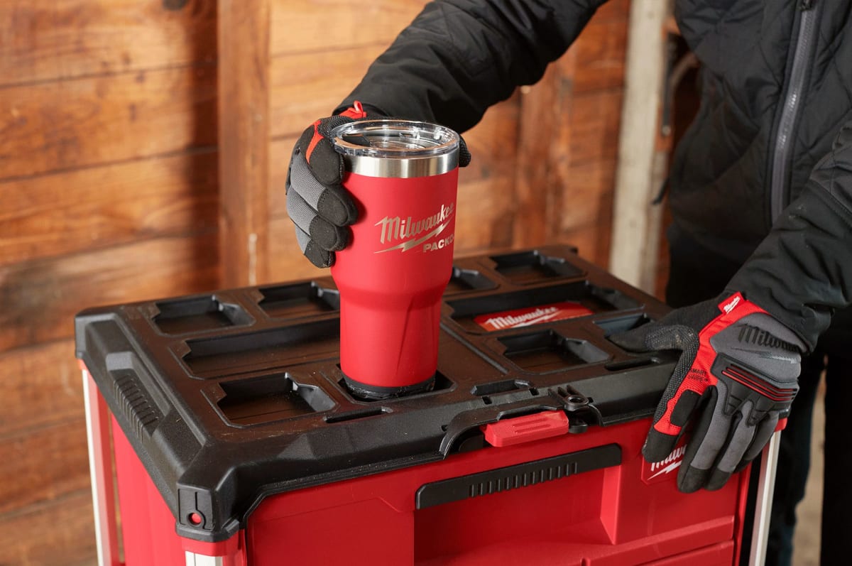 VASO 30 OZ PACKOUT ROJO MILWAUKEE 48-22-8393R9
