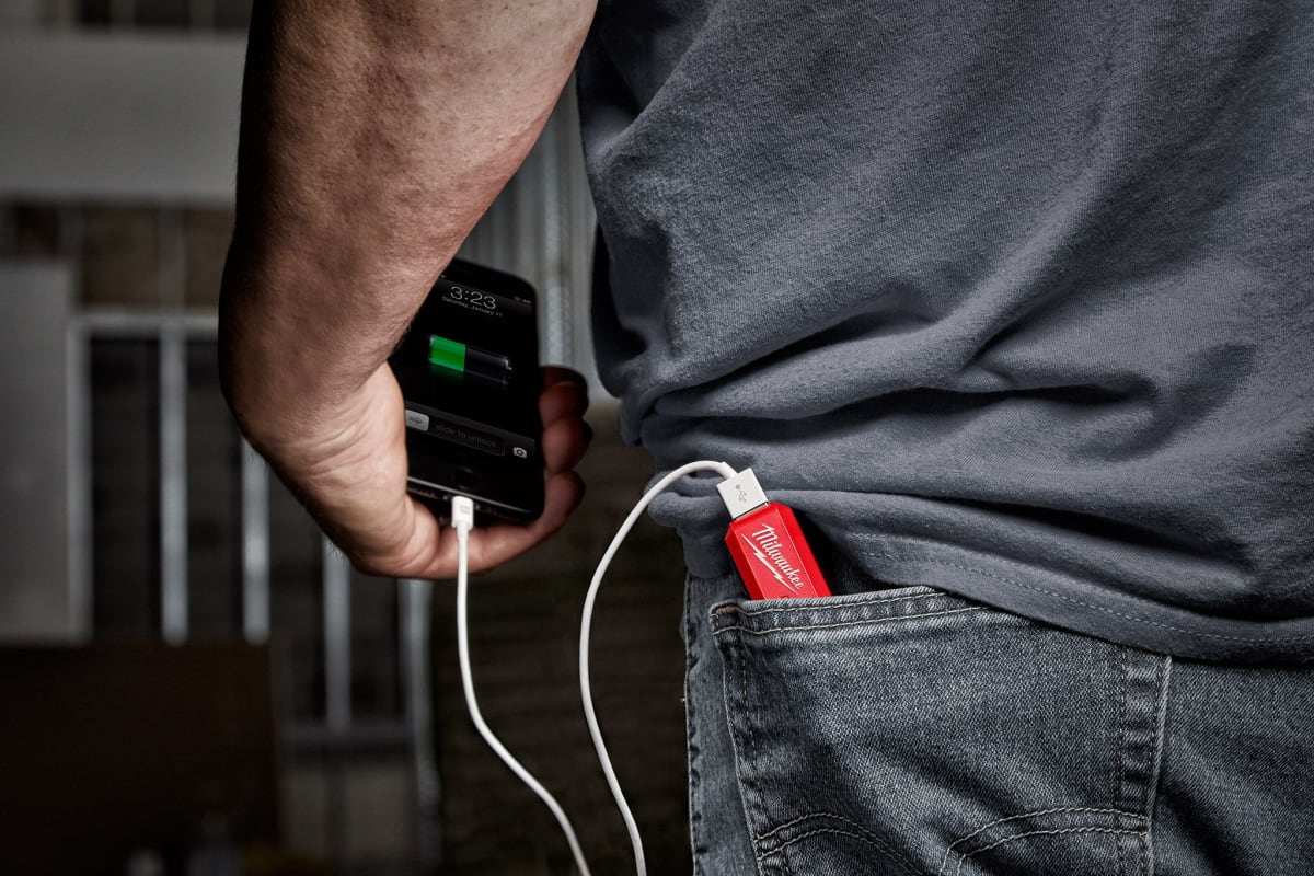 CARGADOR USB PORTATIL MILWAUKEE 48-59-20139