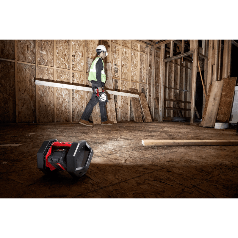FOCO LED M18 ROVER 1300 LÚMENES MILWAUKEE 2361-204