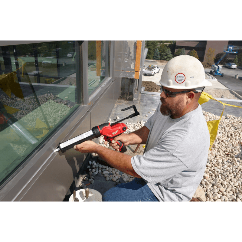 PISTOLA CALAFATERA M12 DE 10 OZ MILWAUKEE 2441-204