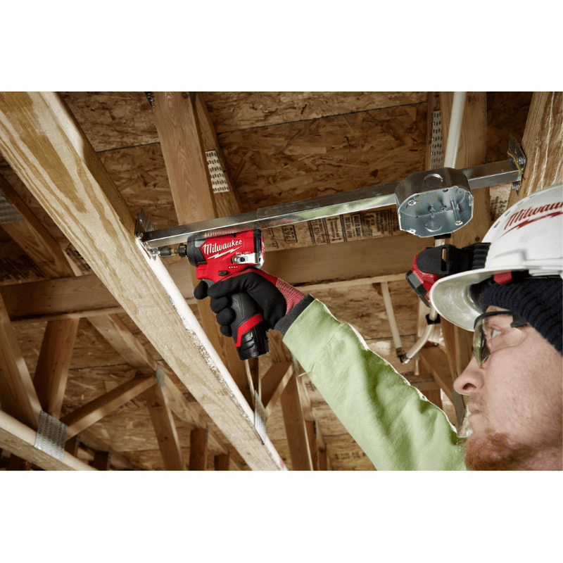 KIT ATORNILLADOR DE IMPACTO M12 FUEL MILWAUKEE 3453-216