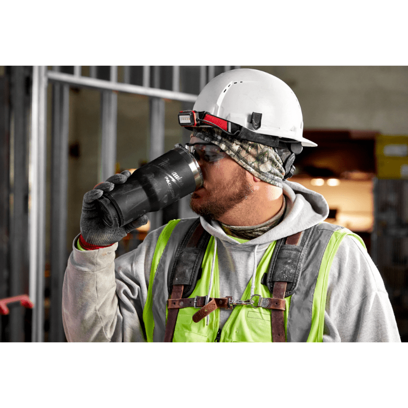 VASO 30 OZ PACKOUT NEGRO MILWAUKEE 48-22-8393B7