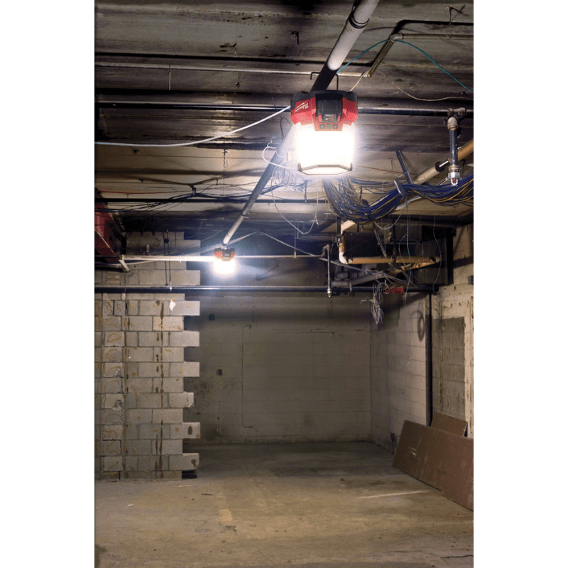 LUZ DE TRABAJO RADIUS ONE KEY MILWAUKEE 2146-207