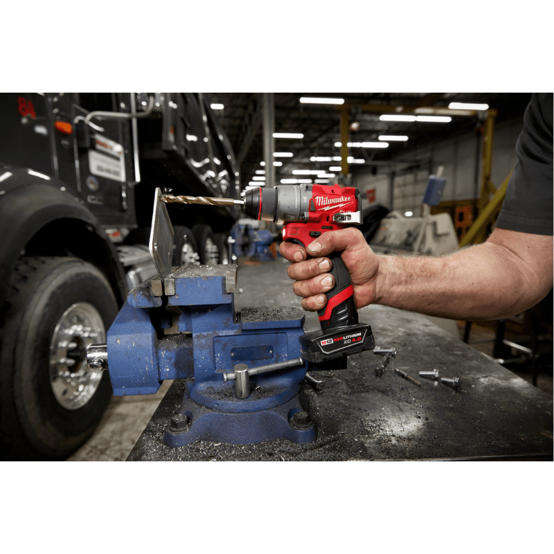 KIT TALADRO PERCUTOR M12 MILWAUKEE FUEL 3404-218