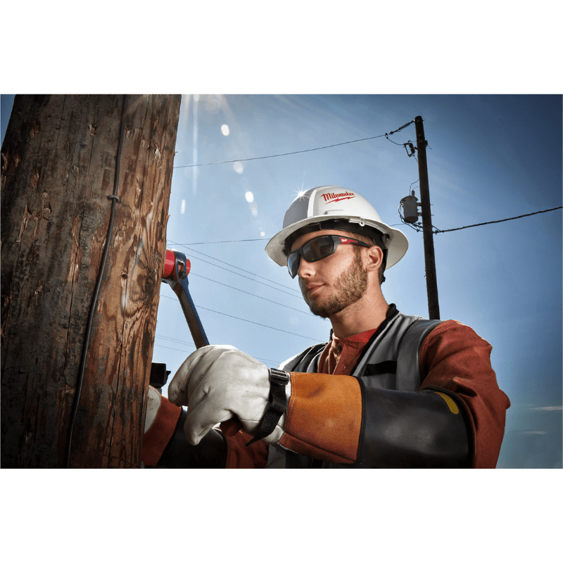 GAFAS DE SEGURIDAD OSCURAS MILWAUKEE 48-73-20258