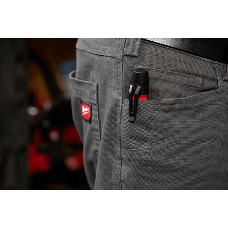 DETECTOR DE VOLTAJE DE DOBLE RANGO CON LED MILWAUKEE 3208-207