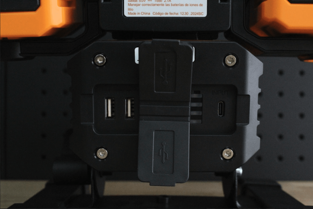 LUZ DE TRABAJO LED 3 FOCOS 2000 LUMENES ADVANTAGE PRO 160021510