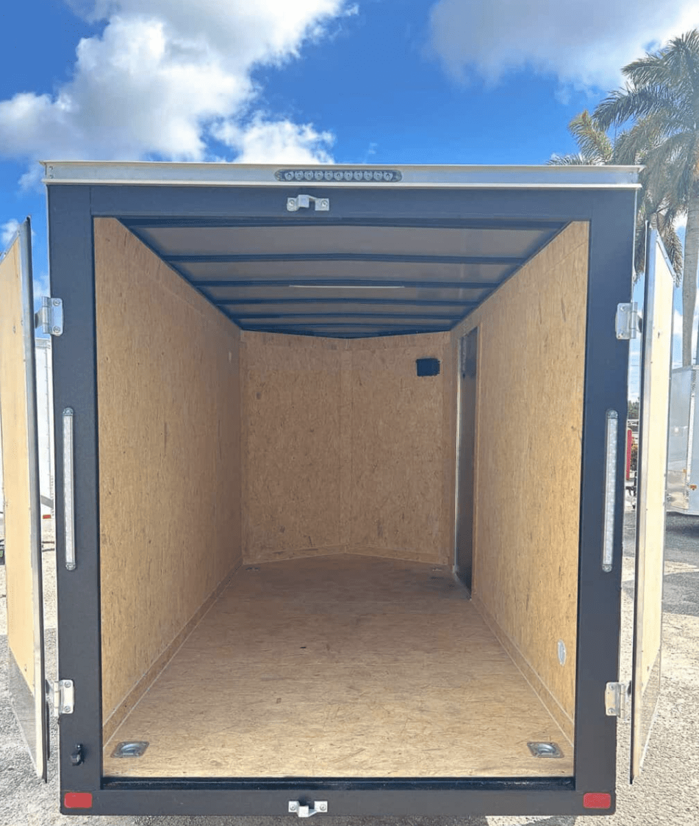 CARRO DE ARRASTRE DOBLE EJE COVERED WAGON 6X12 BLANCO6