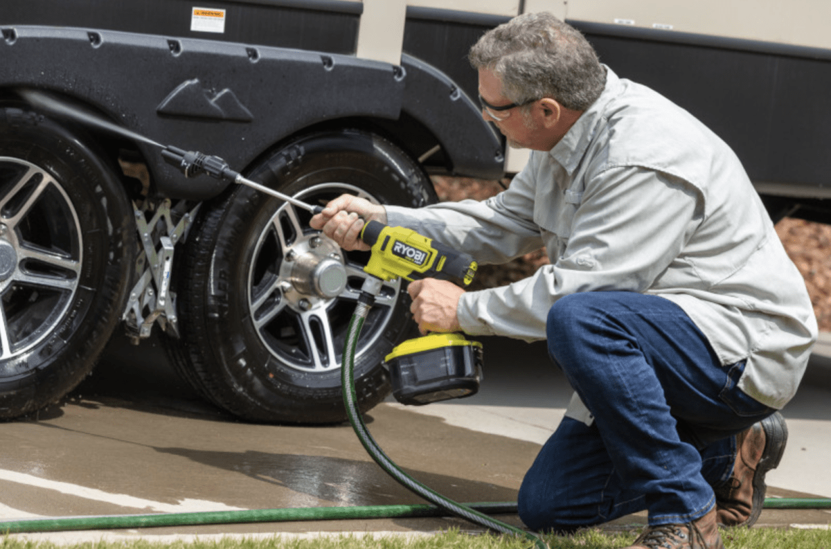 HIDROLAVADORA18V 600 PSI RY121852 + BATERIA 4 AH RYOBI4