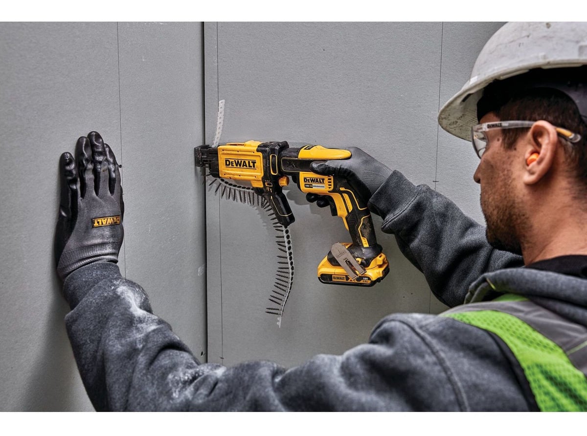 CARGADOR PARA TORNILLOS EN CINTA DEWALT DCF6202-B310