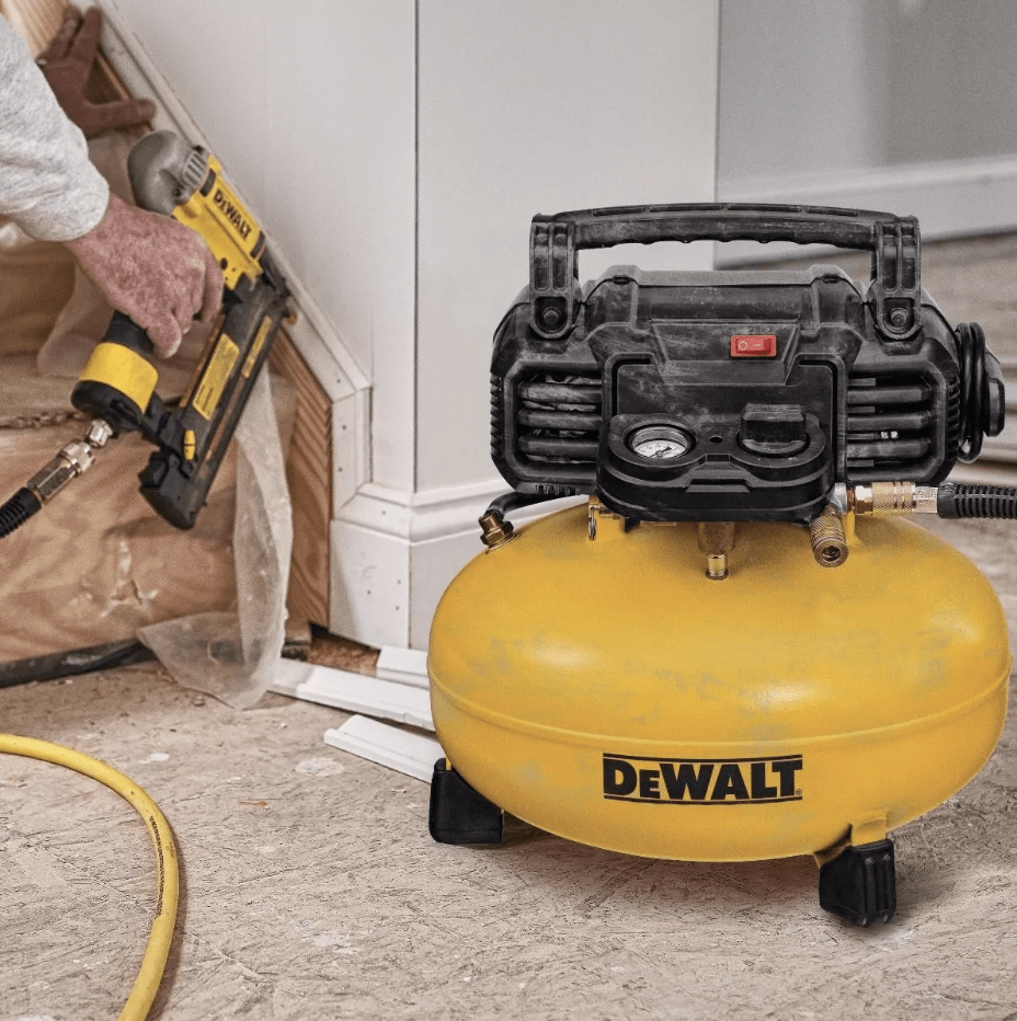 COMPRESOR + CLAVADORA DEWALT DWFP1KIT2
