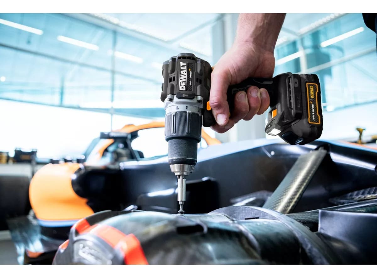 KIT TALADRO PERCUTOR Y ATOR IMPAC DEWALT MCLAREN DCK200ME2GT6