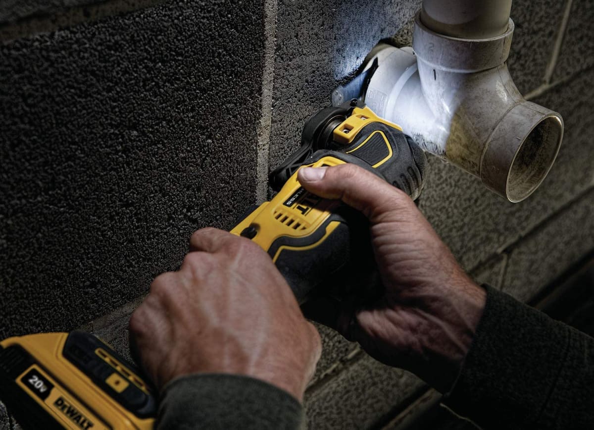 MULTIHERRAMIENTA OSCILANTE INALAMBRICA DEWALT DCS3545
