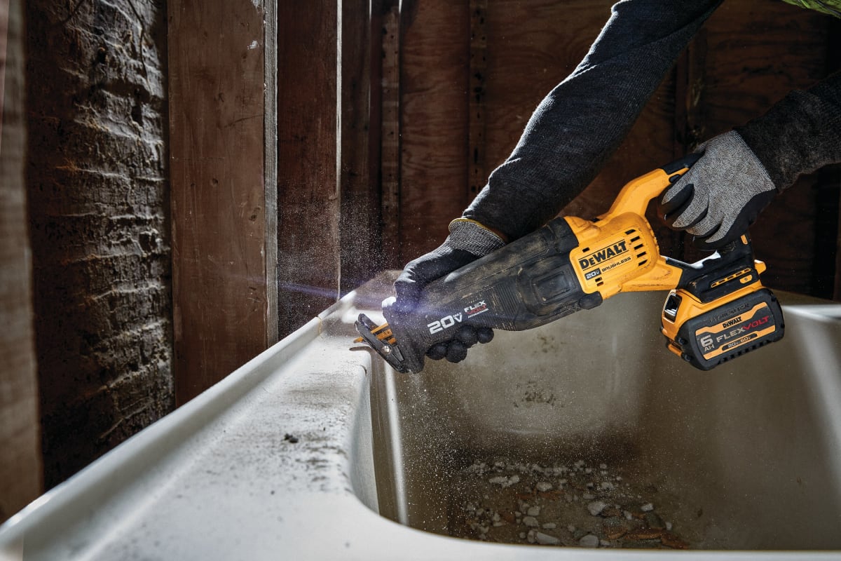 KIT SIERRA SABLE + BATERIA 9 AH 60V DEWALT DCS389X16