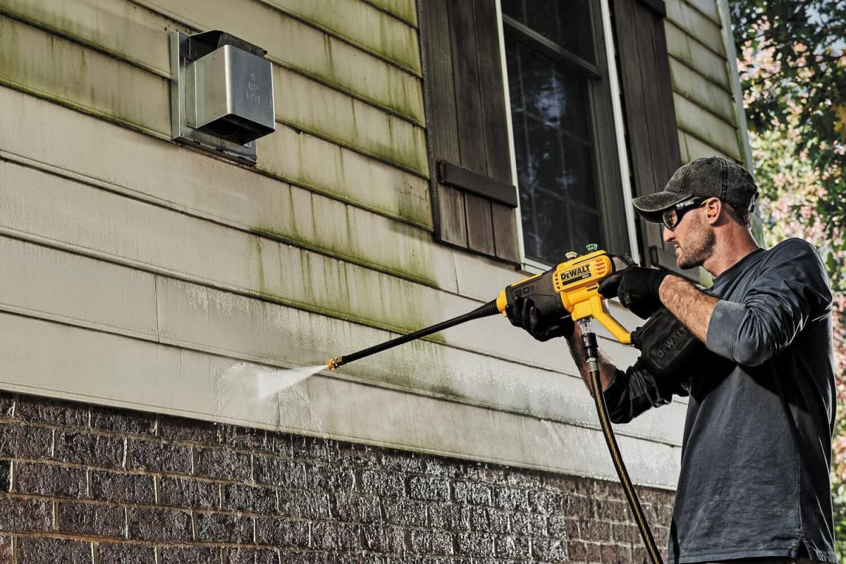 HIDROLAVADORA INALAMBRICA 20V DEWALT DCPW550B7