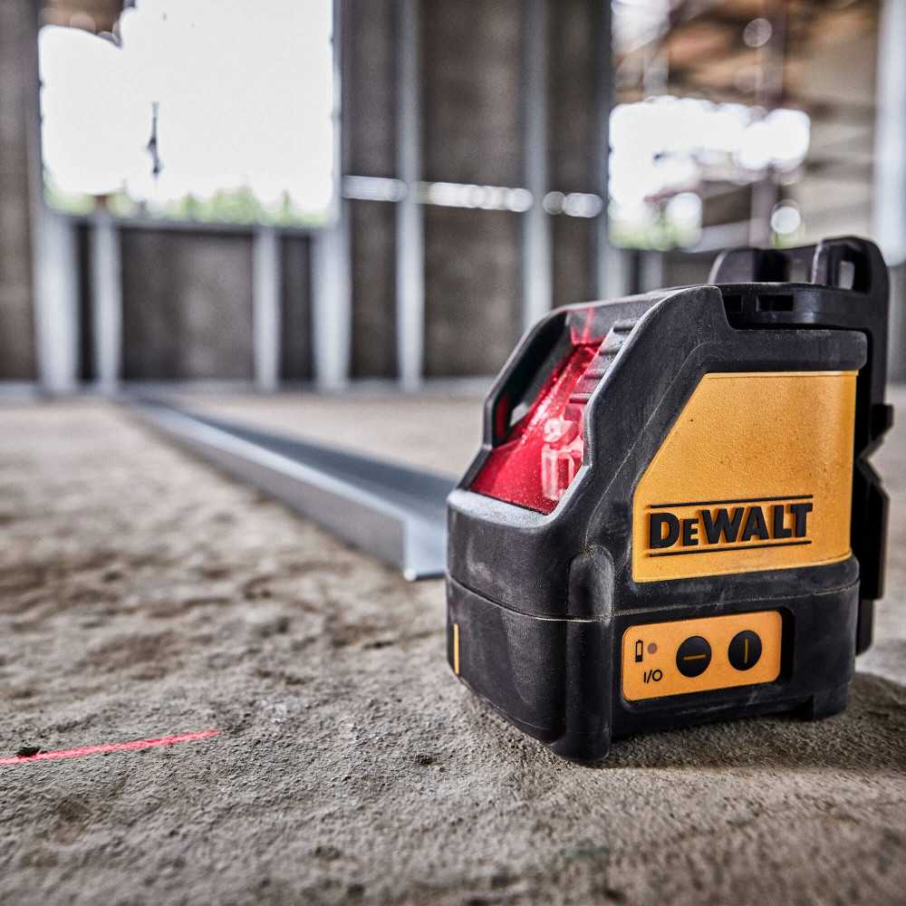 NIVEL LÁSER AUTONIVELANTE LÍNEA CRUZADA ROJAS 50' (15M) DEWALT DW088K6