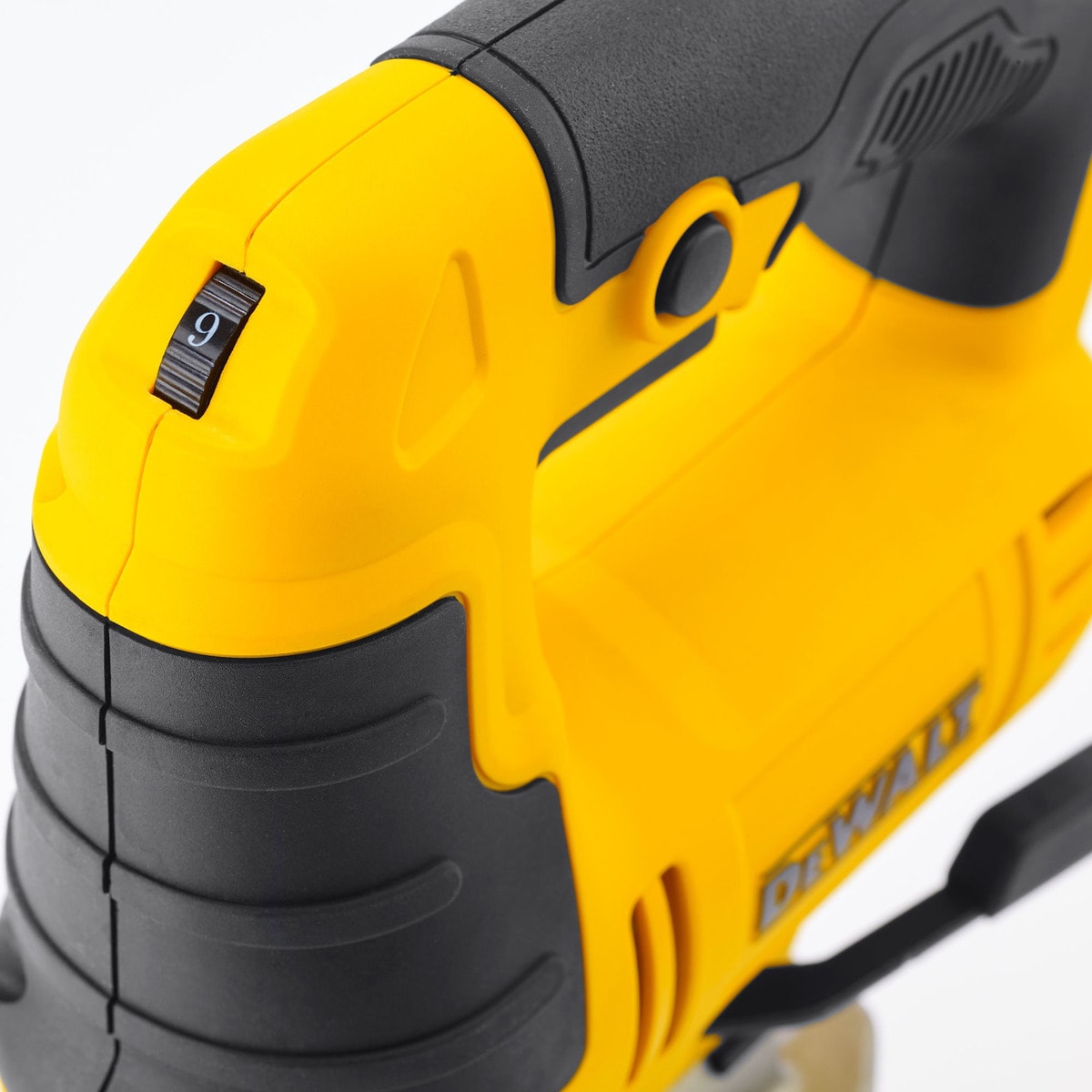 SIERRA CALADORA 650W DWE300-B24