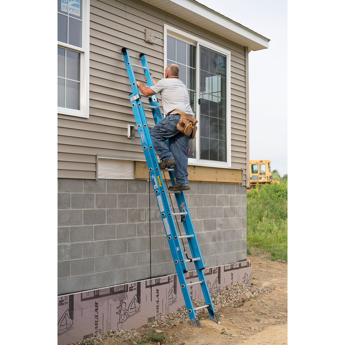 ESCALERA TELESCOPICA FIBRA AZUL 4,88 MTS WERNER 1135265