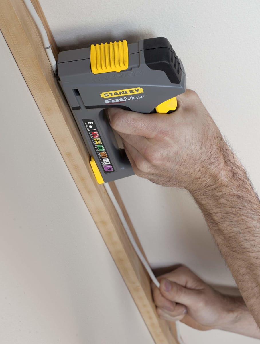 ENGRAPADORA Y CLAVADORA 6 EN 1 STANLEY FMHT6-708683