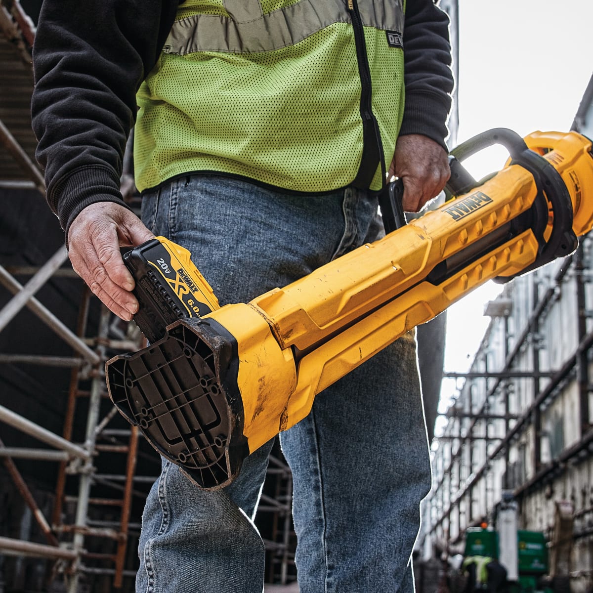 FOCO LED TRIPODE INALAMBRICO 20V DEWALT DCL079B7
